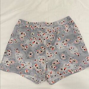 Lauren Conrad Floral Gray Women's Shorts - Size M